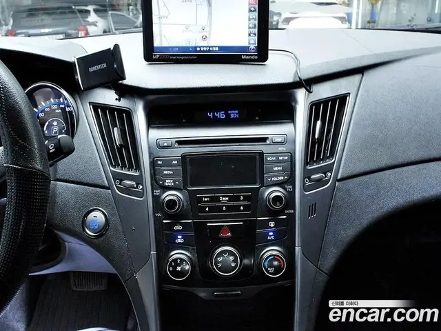 Hyundai Sonata 2013 2.0 автомат (гидро), миниатюра 10 Hyundai Sonata 2013 2.0 автомат (гидро), миниатюра 10