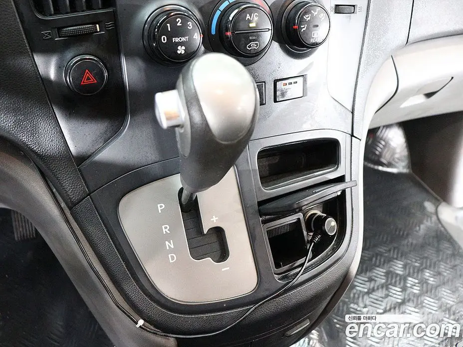 Hyundai Starex 2014 2.5 автомат (гидро), фото 8