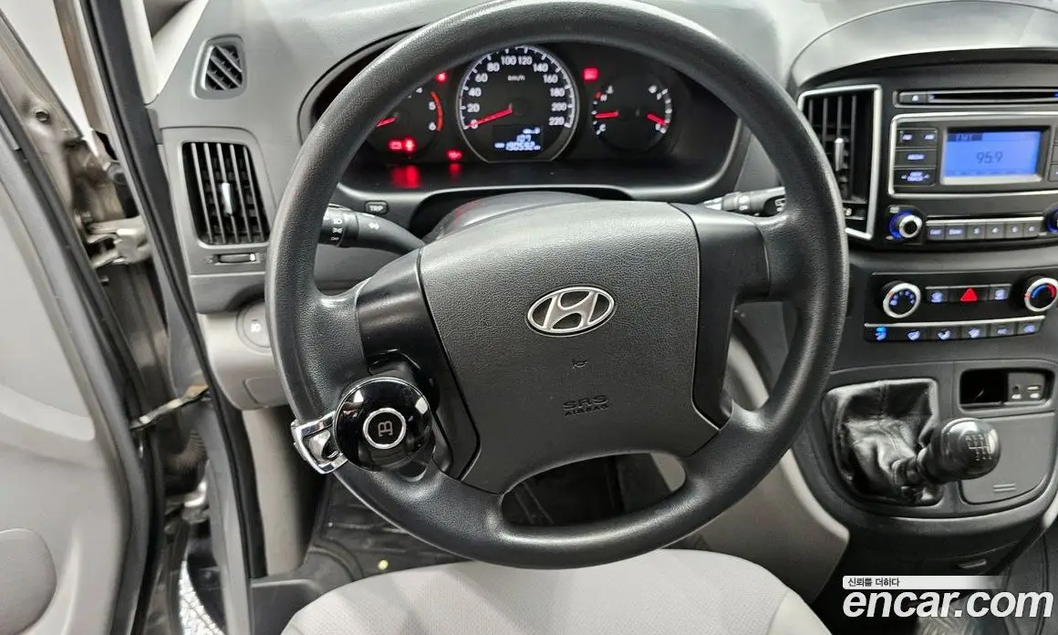Hyundai Starex 2016 2.5 механика, фото 19
