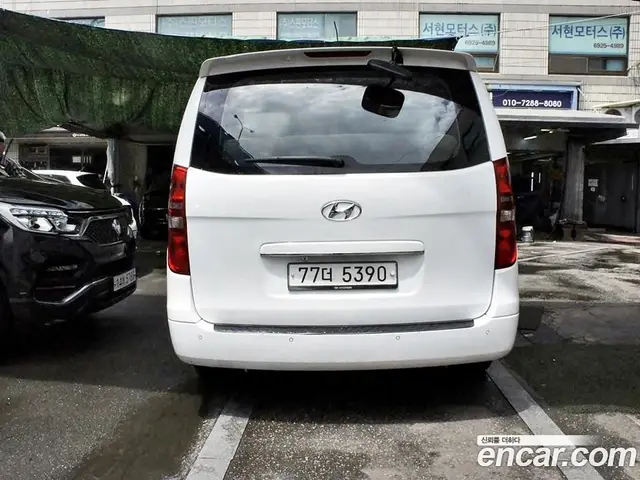 Hyundai Starex 2016 2.5 автомат (гидро), миниатюра 3