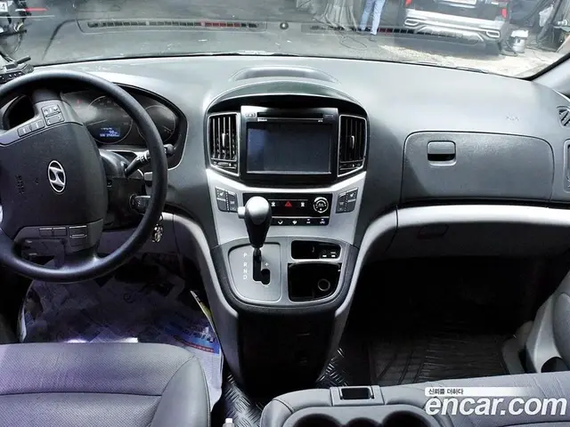 Hyundai Starex 2016 2.5 автомат (гидро), миниатюра 7
