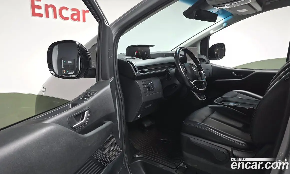 Hyundai Staria 2021 2.2 автомат (гидро), фото 13
