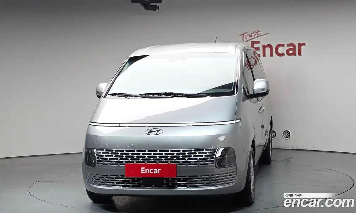Hyundai Staria 2021 2.2 автомат (гидро), фото 3