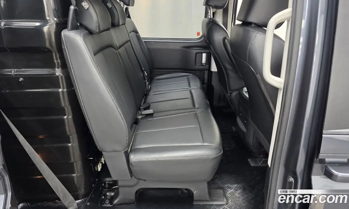 Hyundai Staria 2021 2.2 автомат (гидро), фото 11