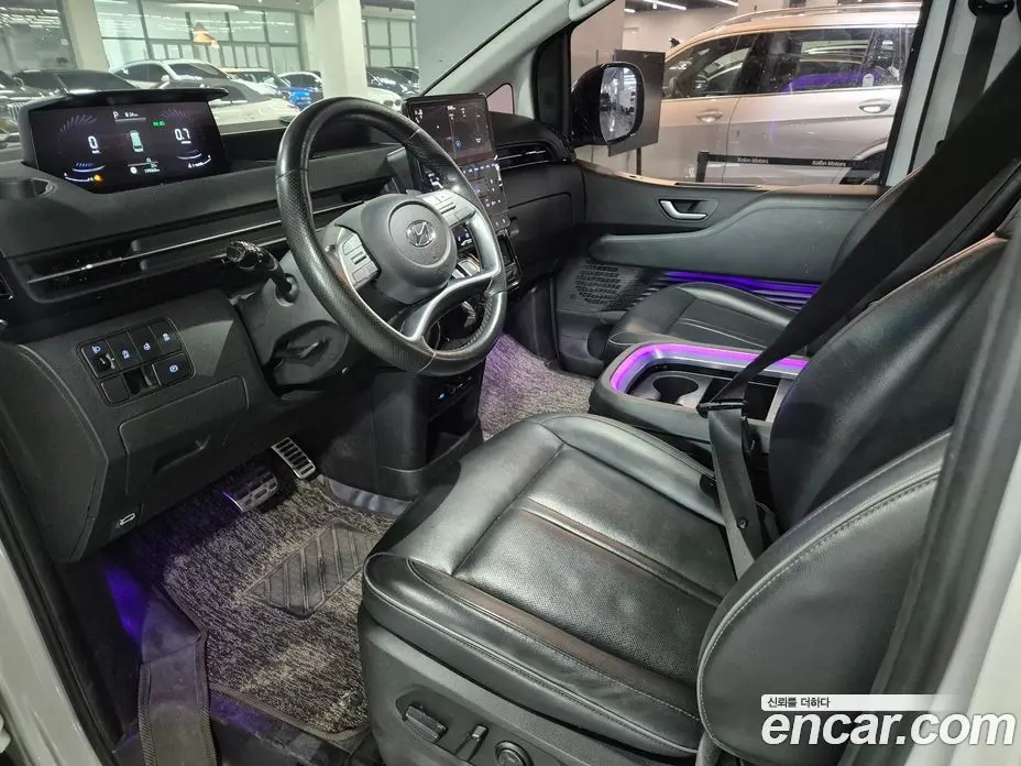 Hyundai Staria 2021 2.2 автомат (гидро), фото 11