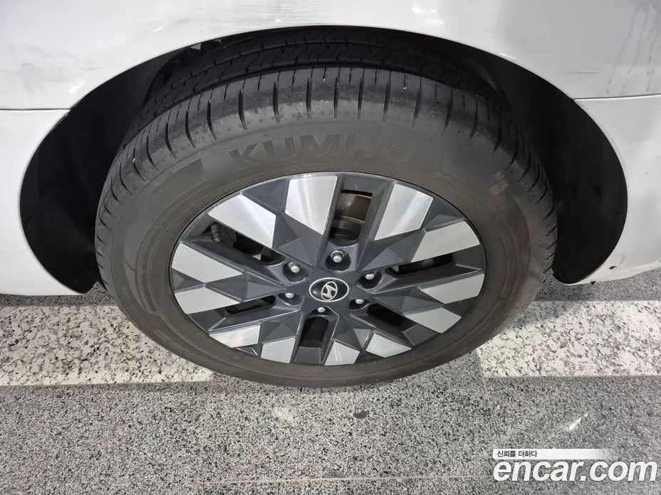 Hyundai Staria 2021 2.2 автомат (гидро), фото 16
