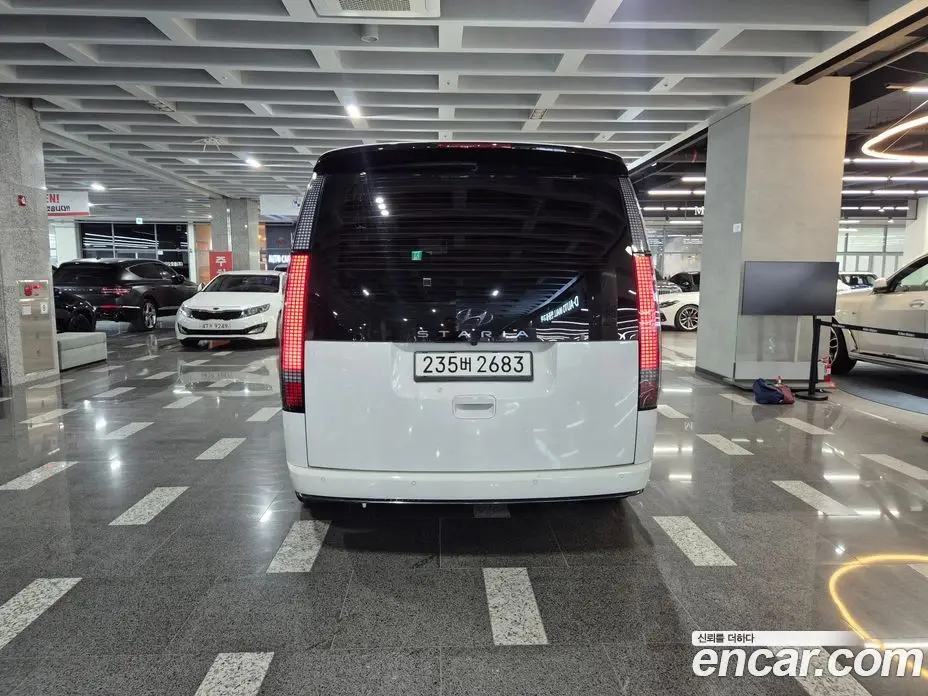 Hyundai Staria 2021 2.2 автомат (гидро), фото 5