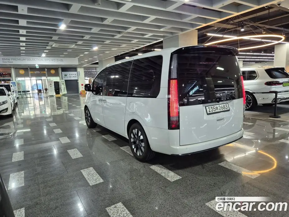 Hyundai Staria 2021 2.2 автомат (гидро), фото 7