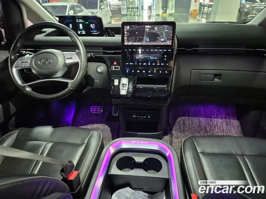 Hyundai Staria 2021 2.2 автомат (гидро), фото 9