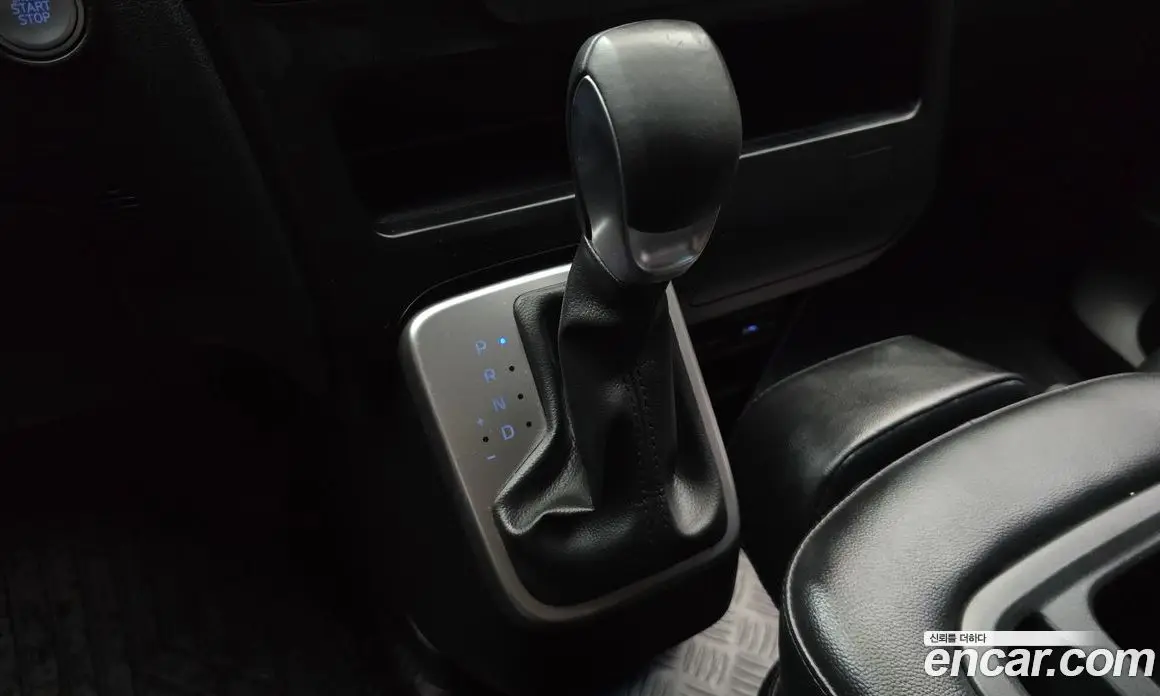 Hyundai Staria 2022 2.2 автомат (гидро), фото 12