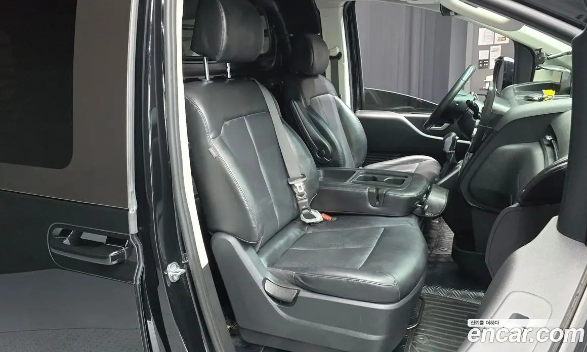 Hyundai Staria 2022 2.2 автомат (гидро), фото 16