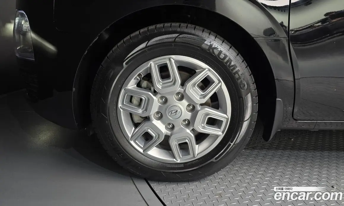 Hyundai Staria 2022 2.2 автомат (гидро), фото 5