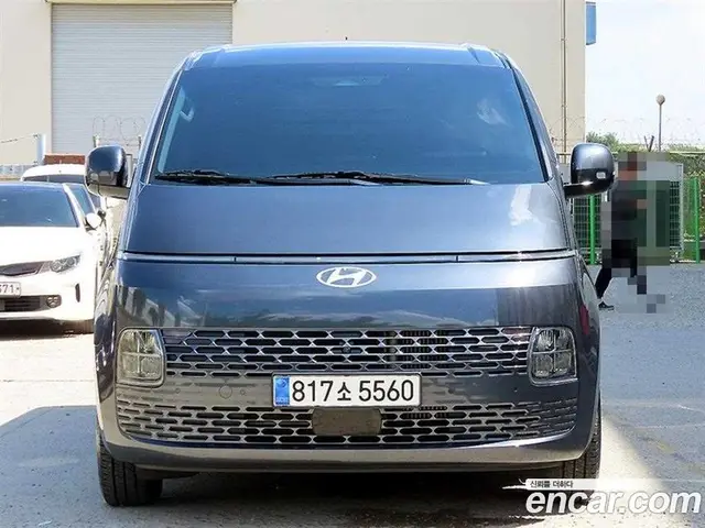 Hyundai Staria 2024 1.6 автомат (гидро), миниатюра 2