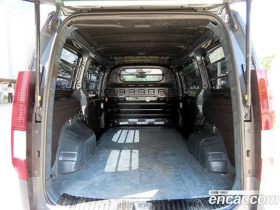 Hyundai Staria 2024 1.6 автомат (гидро), фото 15