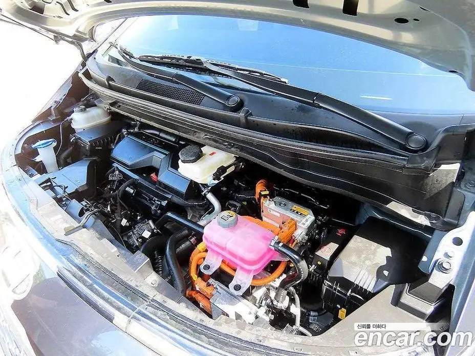 Hyundai Staria 2024 1.6 автомат (гидро), фото 6