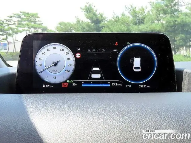 Hyundai Staria 2024 1.6 автомат (гидро), миниатюра 8
