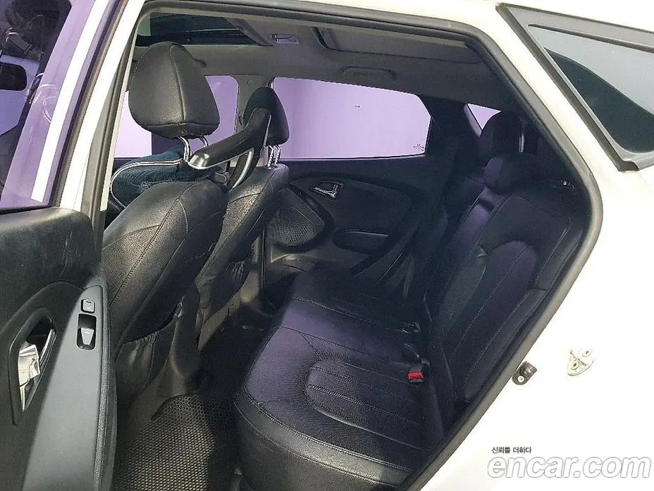 Hyundai Tucson 2011 2.0 автомат (гидро), фото 8