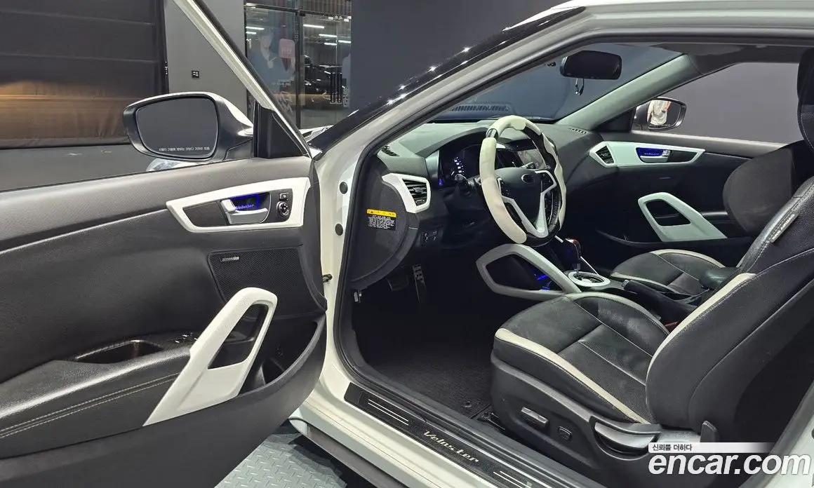 Hyundai Veloster 2012 1.6 автомат (гидро), фото 13