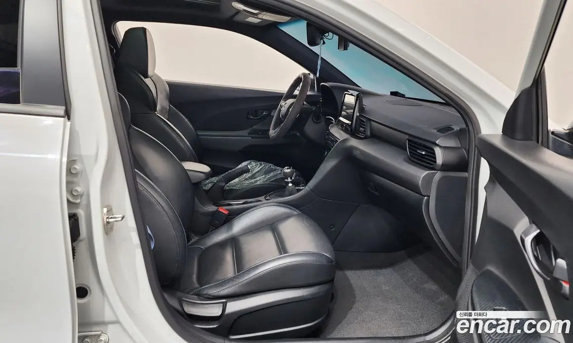 Hyundai Veloster 2019 2.0 механика, фото 15