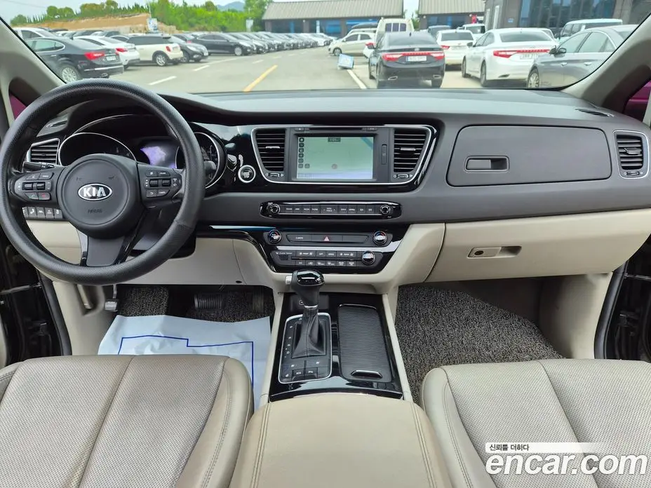 Kia Carnival 2014 2.2 автомат (гидро), фото 11 Kia Carnival 2014 2.2 автомат (гидро), фото 11