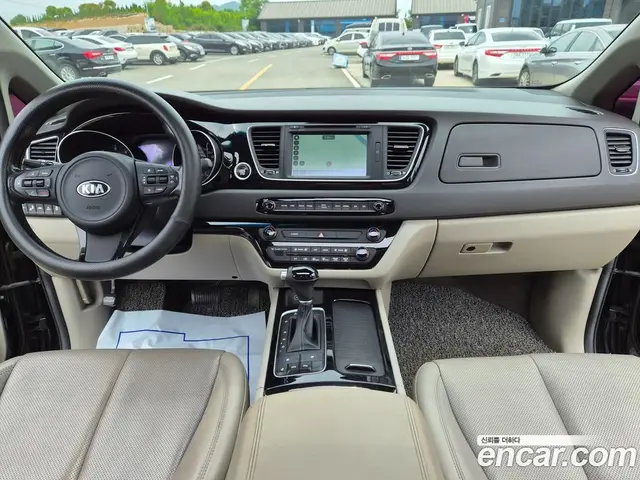 Kia Carnival 2014 2.2 автомат (гидро), миниатюра 11 Kia Carnival 2014 2.2 автомат (гидро), миниатюра 11