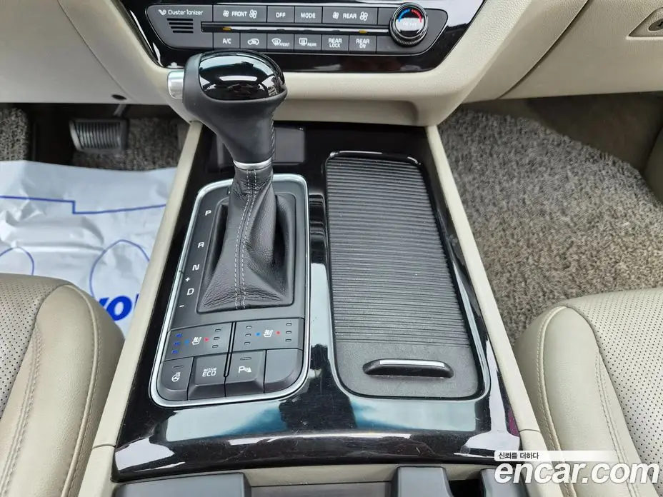 Kia Carnival 2014 2.2 автомат (гидро), фото 13 Kia Carnival 2014 2.2 автомат (гидро), фото 13