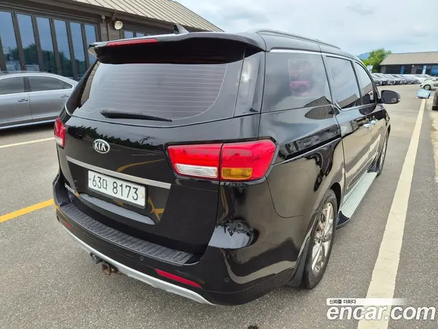 Kia Carnival 2014 2.2 автомат (гидро), миниатюра 4 Kia Carnival 2014 2.2 автомат (гидро), миниатюра 4