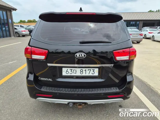Kia Carnival 2014 2.2 автомат (гидро), миниатюра 5 Kia Carnival 2014 2.2 автомат (гидро), миниатюра 5