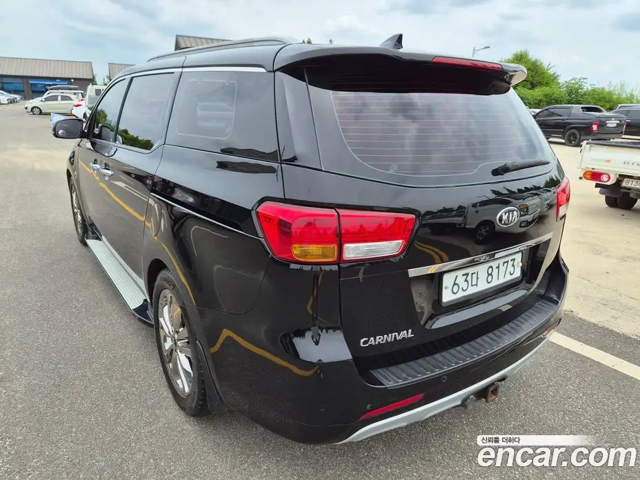 Kia Carnival 2014 2.2 автомат (гидро), фото 6 Kia Carnival 2014 2.2 автомат (гидро), фото 6