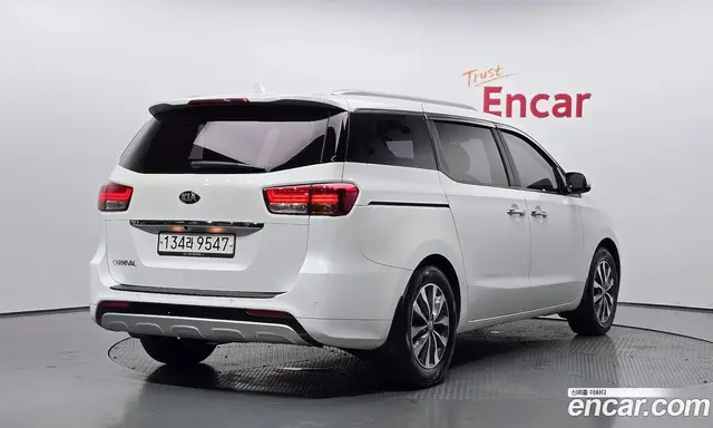Kia Carnival 2016 2.2 автомат (гидро), миниатюра 2 Kia Carnival 2016 2.2 автомат (гидро), миниатюра 2