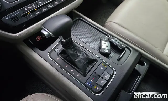 Kia Carnival 2016 2.2 автомат (гидро), миниатюра 12