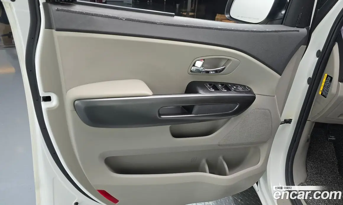 Kia Carnival 2016 2.2 автомат (гидро), фото 14 Kia Carnival 2016 2.2 автомат (гидро), фото 14