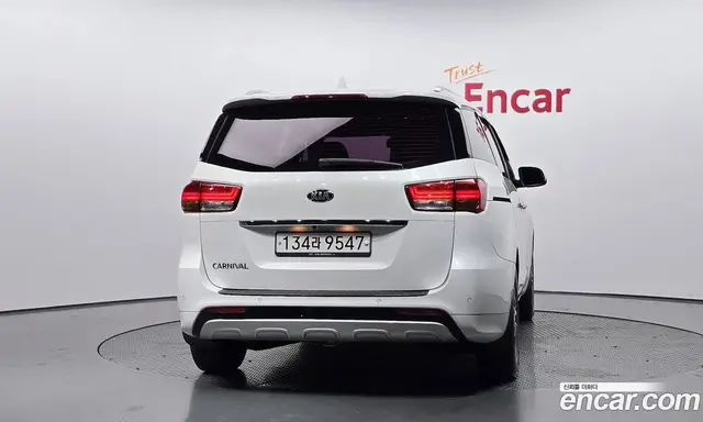 Kia Carnival 2016 2.2 автомат (гидро), миниатюра 4 Kia Carnival 2016 2.2 автомат (гидро), миниатюра 4