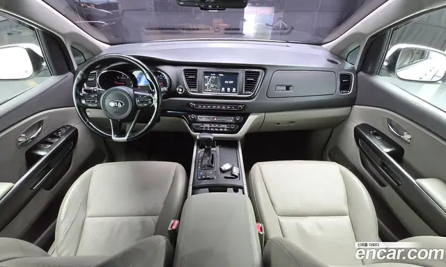 Kia Carnival 2016 2.2 автомат (гидро), миниатюра 10 Kia Carnival 2016 2.2 автомат (гидро), миниатюра 10