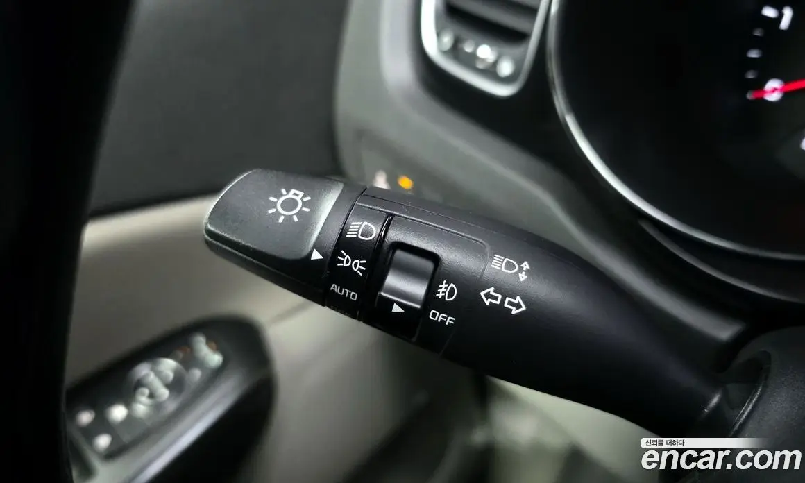 Kia Carnival 2017 2.2 автомат (гидро), фото 17 Kia Carnival 2017 2.2 автомат (гидро), фото 17