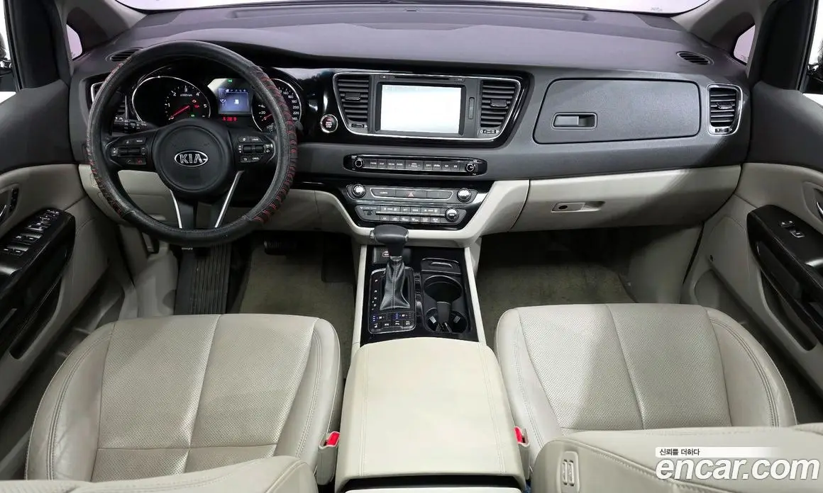 Kia Carnival 2017 2.2 автомат (гидро), фото 7 Kia Carnival 2017 2.2 автомат (гидро), фото 7
