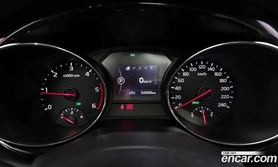 Kia Carnival 2017 2.2 автомат (гидро), фото 8 Kia Carnival 2017 2.2 автомат (гидро), фото 8