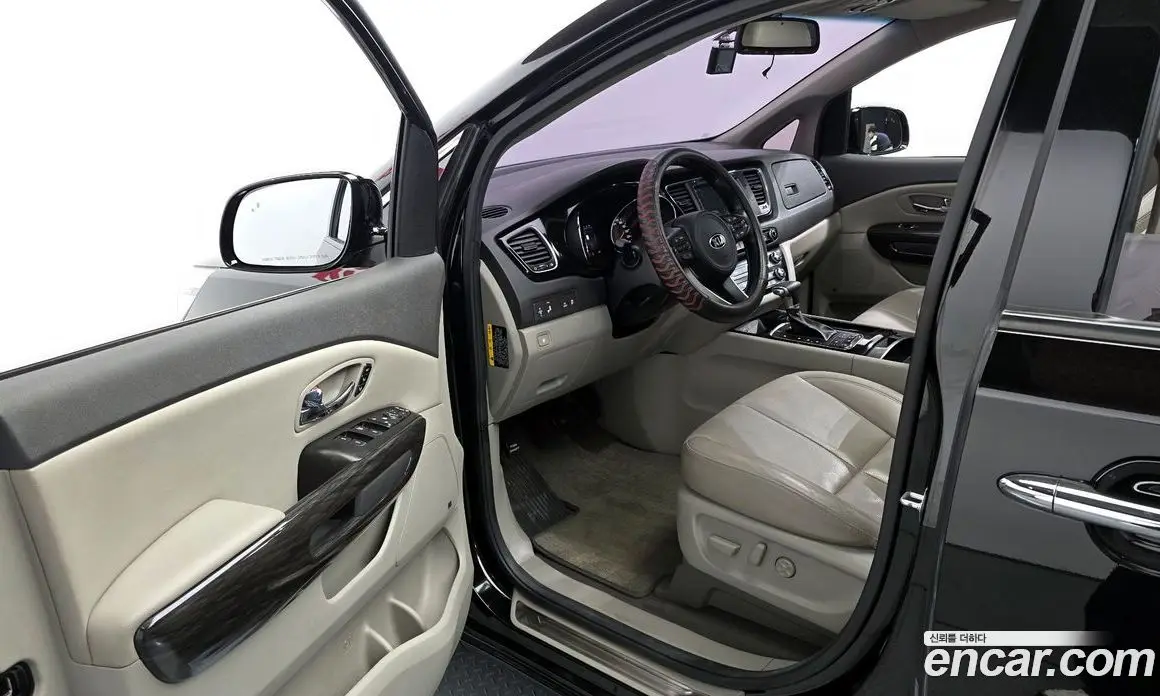 Kia Carnival 2017 2.2 автомат (гидро), фото 10 Kia Carnival 2017 2.2 автомат (гидро), фото 10