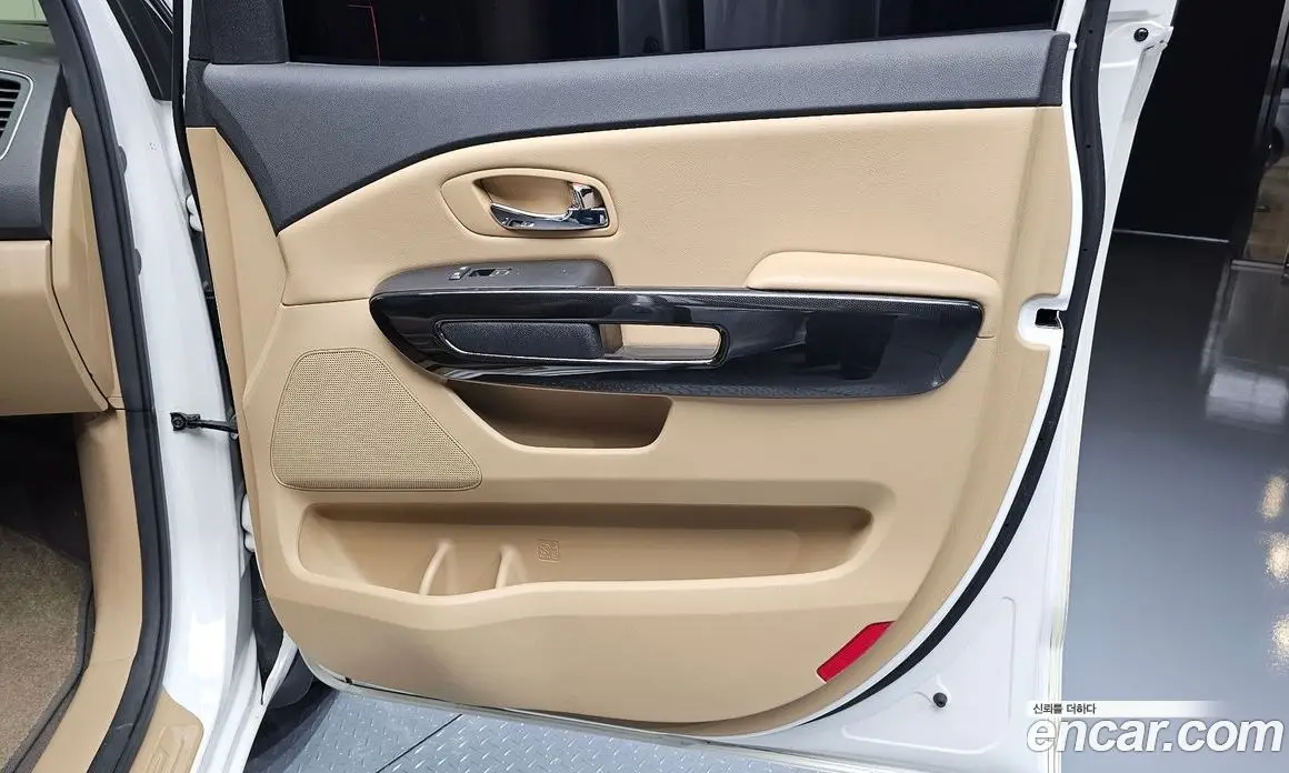 Kia Carnival 2017 2.2 автомат (гидро), фото 15 Kia Carnival 2017 2.2 автомат (гидро), фото 15