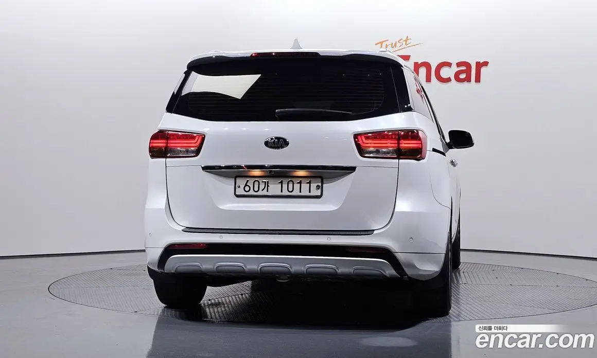 Kia Carnival 2017 2.2 автомат (гидро), фото 4 Kia Carnival 2017 2.2 автомат (гидро), фото 4