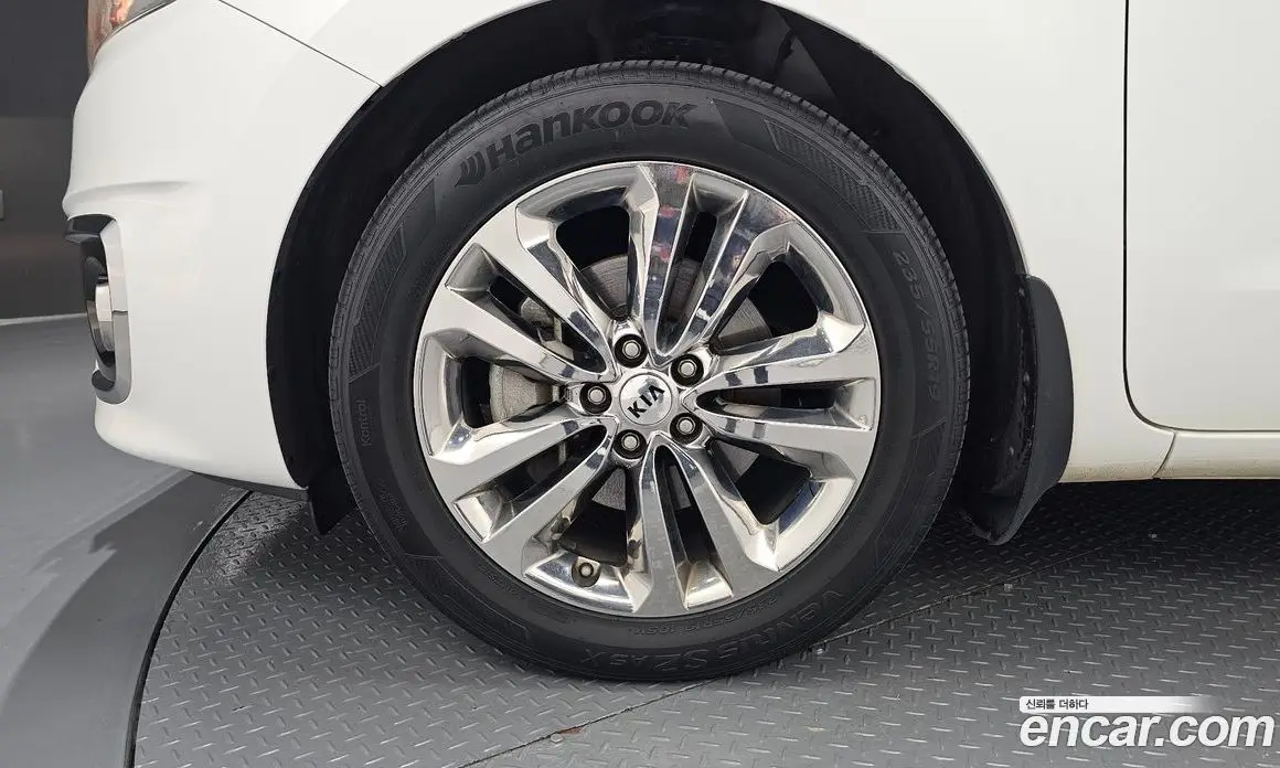 Kia Carnival 2017 2.2 автомат (гидро), фото 5 Kia Carnival 2017 2.2 автомат (гидро), фото 5