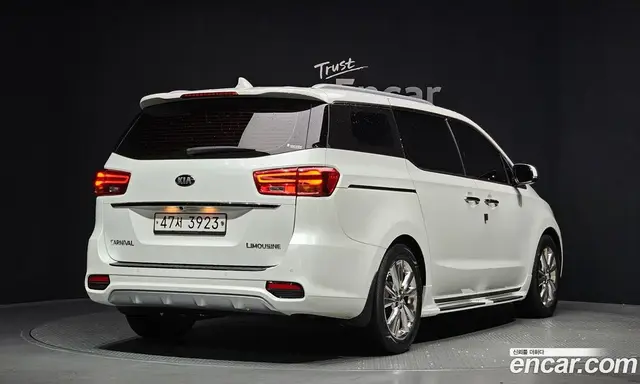 Kia Carnival 2018 2.2 автомат (гидро), миниатюра 2