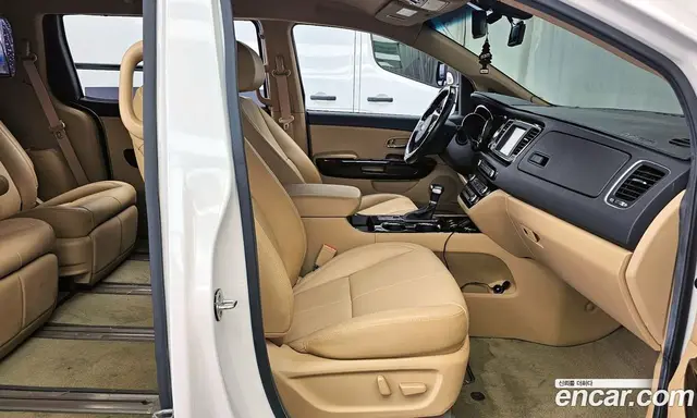 Kia Carnival 2018 2.2 автомат (гидро), миниатюра 11