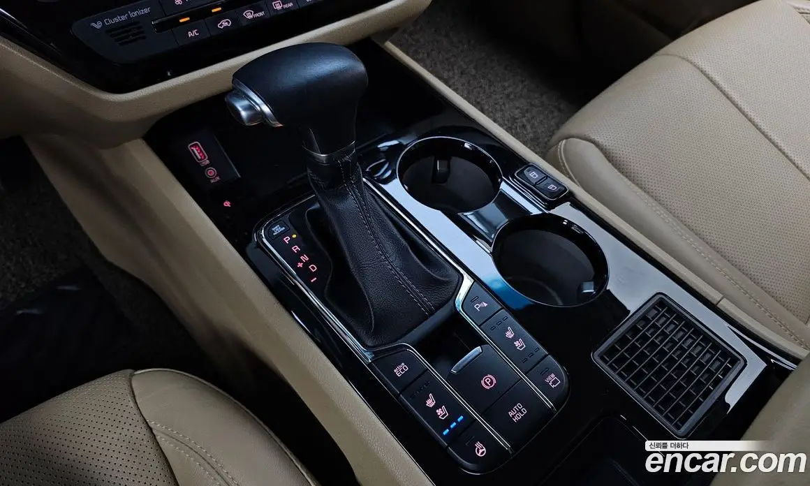 Kia Carnival 2018 2.2 автомат (гидро), фото 12