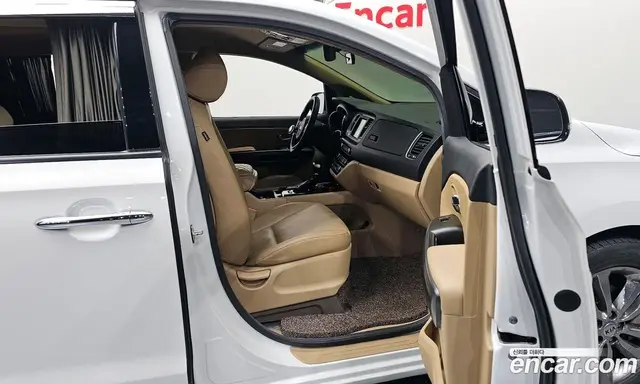 Kia Carnival 2018 2.2 автомат (гидро), миниатюра 11 Kia Carnival 2018 2.2 автомат (гидро), миниатюра 11