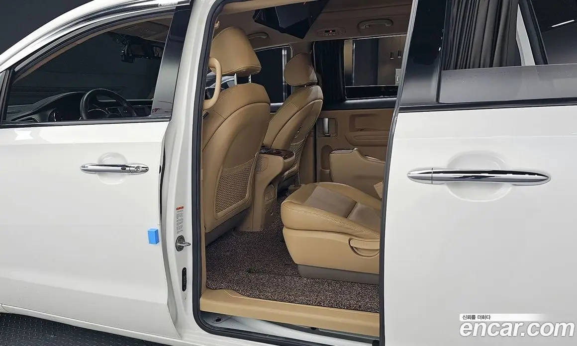 Kia Carnival 2018 2.2 автомат (гидро), фото 12 Kia Carnival 2018 2.2 автомат (гидро), фото 12