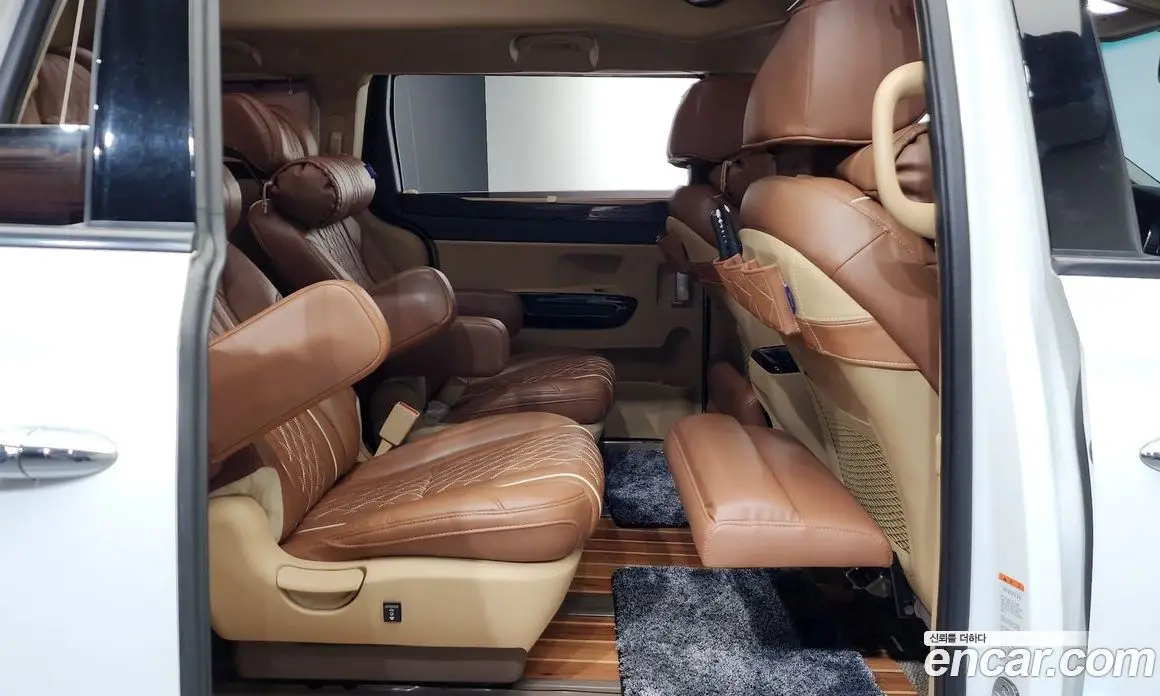 Kia Carnival 2018 2.2 автомат (гидро), фото 12