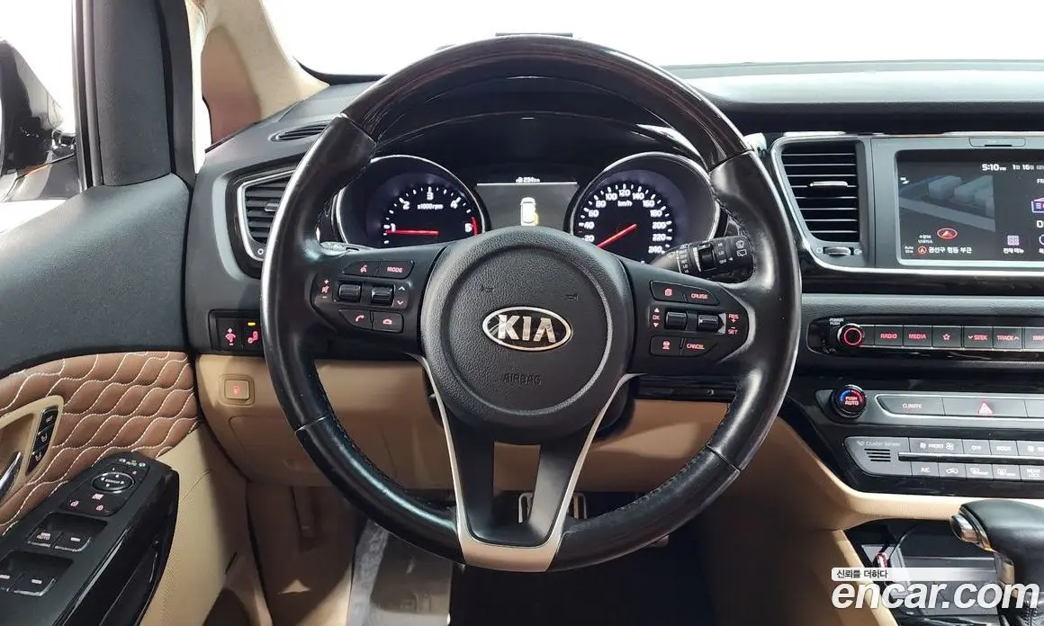 Kia Carnival 2018 2.2 автомат (гидро), фото 13