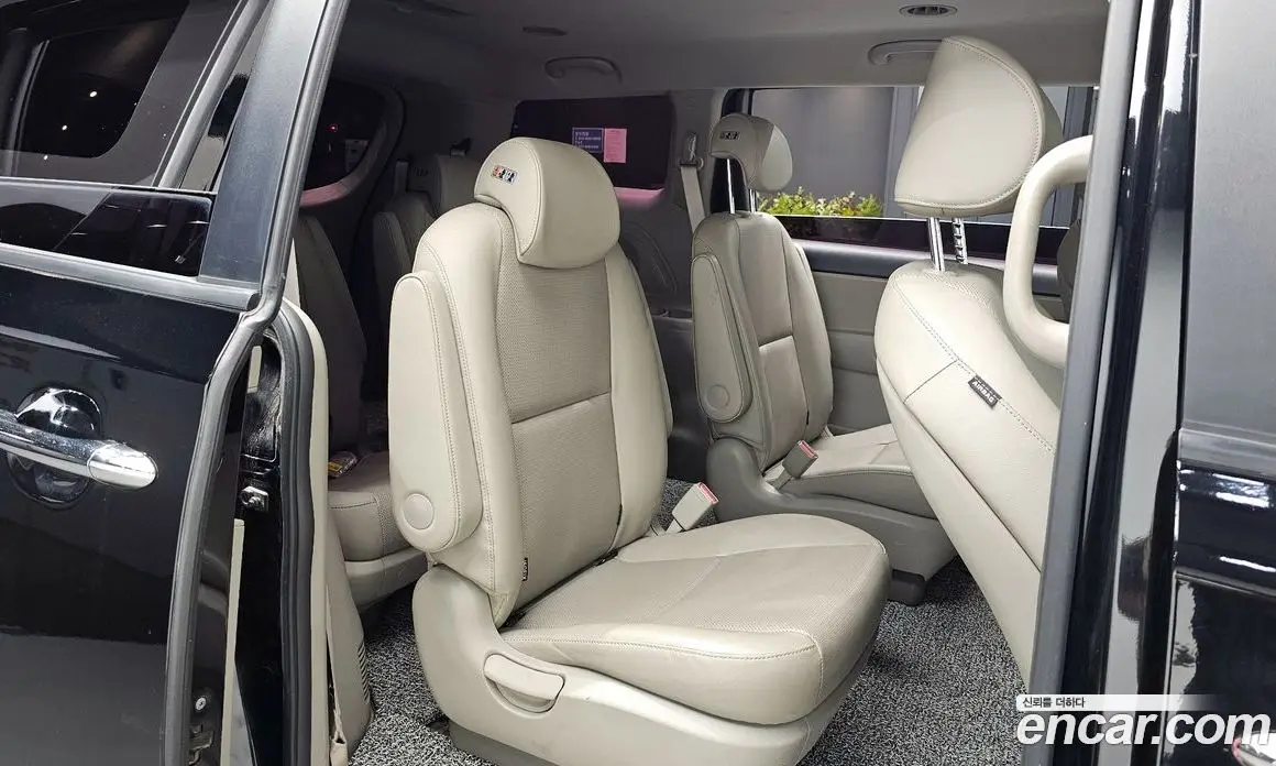 Kia Carnival 2018 2.2 автомат (гидро), фото 12