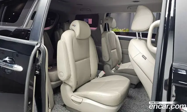 Kia Carnival 2018 2.2 автомат (гидро), миниатюра 12